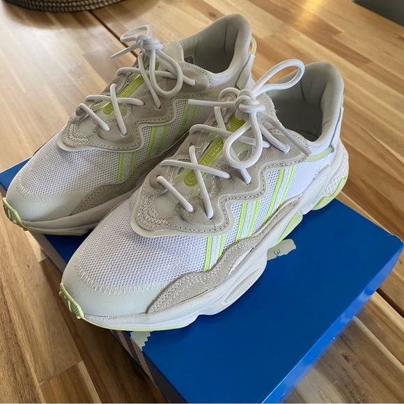 Adidas Ozweego Running Shoes - Picture 6 of 9